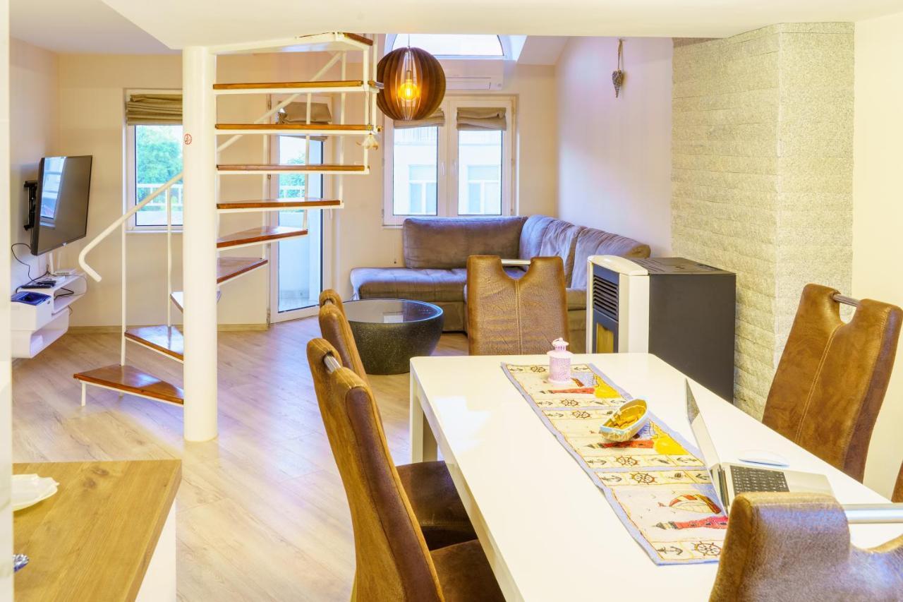 Centrally Located Apartment In Βάρνα Εξωτερικό φωτογραφία